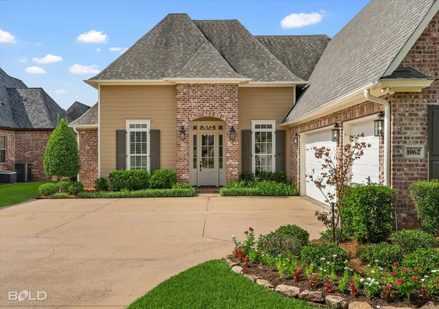 Photo 2 of Single family home for sale at 1062 Rochel Dr, Shreveport, LA 71115 | MLS# 21378541 | Listing updated on 2026-09-05