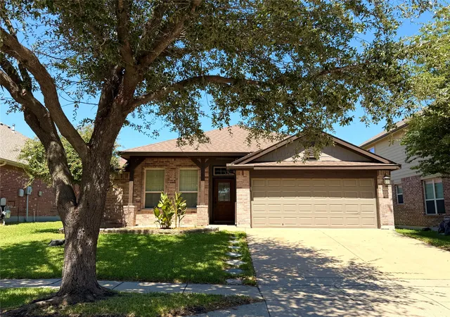Photo 1 of Single family home for sale at 10356 Bradshaw Dr, Fort Worth, TX 76108 | MLS# 21374313 | Listing updated on 2026-09-05