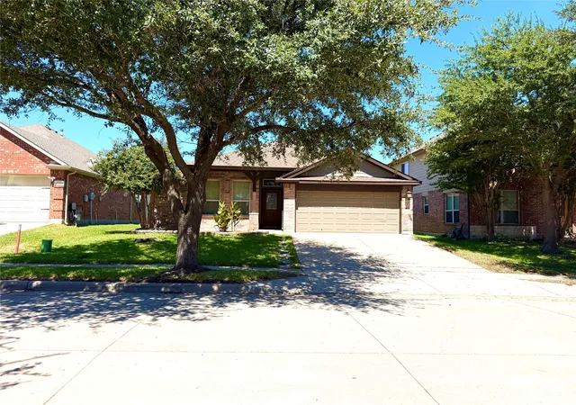 Photo 2 of Single family home for sale at 10356 Bradshaw Dr, Fort Worth, TX 76108 | MLS# 21374313 | Listing updated on 2026-09-05