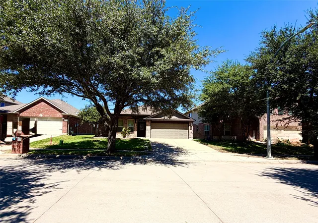 Photo 3 of Single family home for sale at 10356 Bradshaw Dr, Fort Worth, TX 76108 | MLS# 21374313 | Listing updated on 2026-09-05