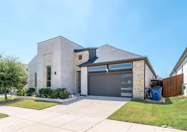 Photo 2 of Single family home for sale at 1041 Ocean Breeze Dr, Allen, TX 75013 | MLS# 21379124 | Listing updated on 2026-09-20