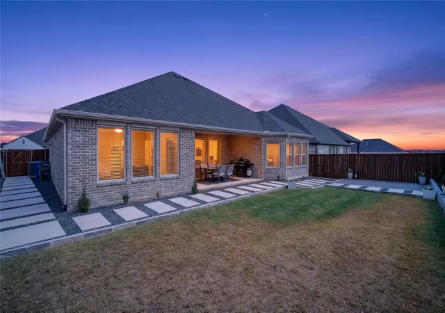 Photo 3 of Single family home for sale at 2405 Long Horizon Ln, Midlothian, TX 76065 | MLS# 21378547 | Listing updated on 2026-10-06