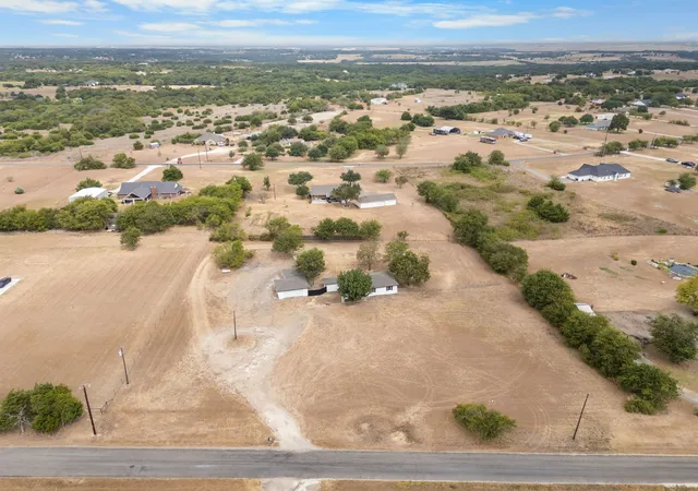 Photo 2 of Sale Pending at 550 Hodge Rd, Eddy, TX 76524 | MLS# 21378403 | Listing updated on 2026-10-06