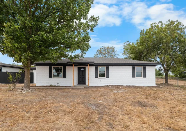 Photo 3 of Sale Pending at 550 Hodge Rd, Eddy, TX 76524 | MLS# 21378403 | Listing updated on 2026-10-06