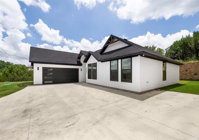 Photo 1 of Single family home for sale at 2203 Christine Dr, Granbury, TX 76048 | MLS# 21376544 | Listing updated on 2026-09-05