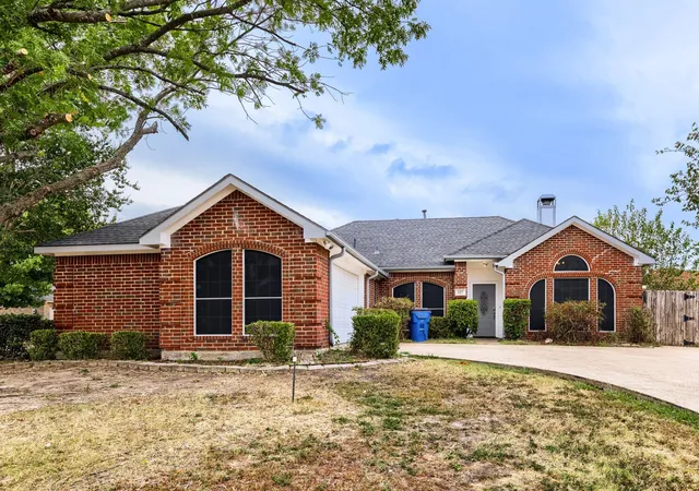 Photo 1 of Single family home for sale at 127 Villanova Cir, Forney, TX 75126 | MLS# 21376884 | Listing updated on 2026-10-02