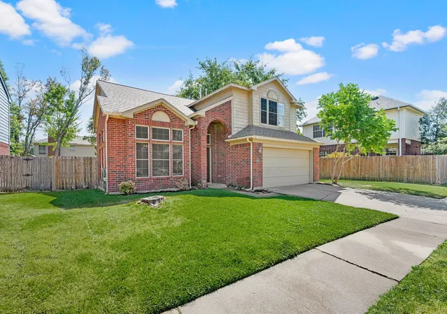 Photo 3 of Single family home for sale at 3300 Stone Brg Dr, Flower Mound, TX 75028 | MLS# 21375484 | Listing updated on 2026-10-08