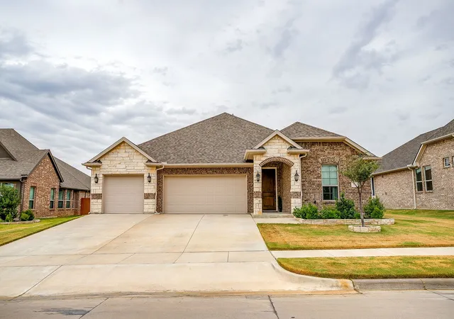 Photo 1 of Single family home for sale at 3005 Nob Hl Dr, Burleson, TX 76028 | MLS# 21378498 | Listing updated on 2026-09-05