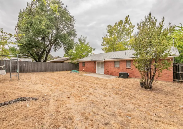 Photo 35 of Sale Pending at 7412 Meadowcrest Dr, Fort Worth, TX 76112 | MLS# 21379221 | Listing updated on 2026-09-24