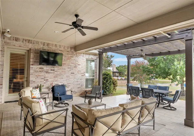 Photo 3 of Single family home for sale at 229 Lakeside Dr, Malakoff, TX 75148 | MLS# 21378569 | Listing updated on 2026-10-05