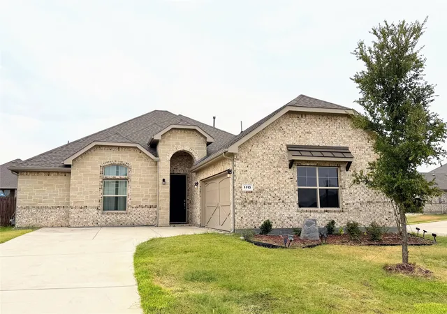 Single family home for sale at 1113 Whispering Hl Dr, Mansfield, TX 76063 | MLS# 21379245