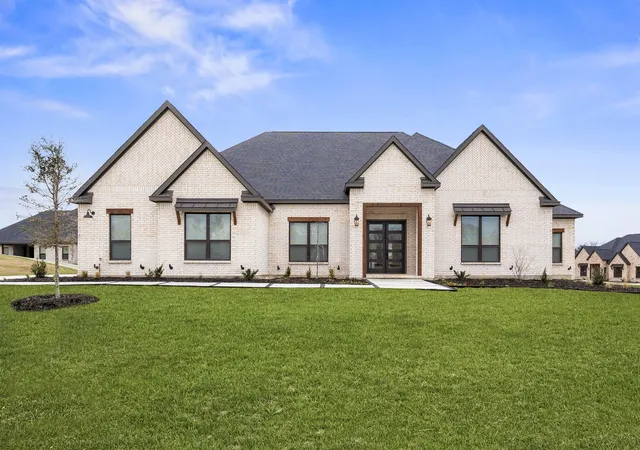 Photo 1 of Single family home for sale at 132 Willow Oak Dr, Aubrey, TX 76227 | MLS# 21379260 | Listing updated on 2026-09-21
