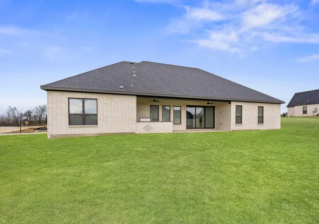 Photo 3 of Single family home for sale at 132 Willow Oak Dr, Aubrey, TX 76227 | MLS# 21379260 | Listing updated on 2026-09-21
