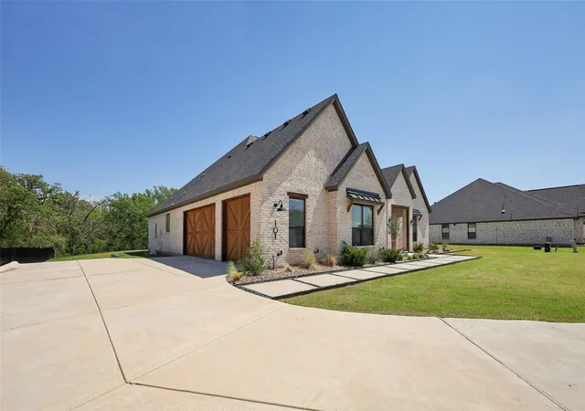 Photo 2 of Single family home for sale at 132 Peachleaf Dr, Aubrey, TX 76227 | MLS# 21379262 | Listing updated on 2026-09-21