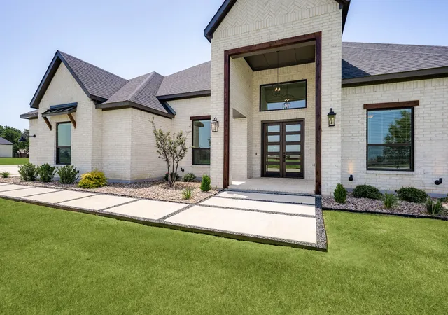 Photo 2 of Single family home for sale at 100 Wild Plum Dr, Aubrey, TX 76227 | MLS# 21379273 | Listing updated on 2026-09-05