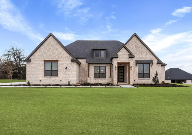 Photo 1 of Single family home for sale at 105 River Birch Dr, Aubrey, TX 76227 | MLS# 21379275 | Listing updated on 2026-09-05