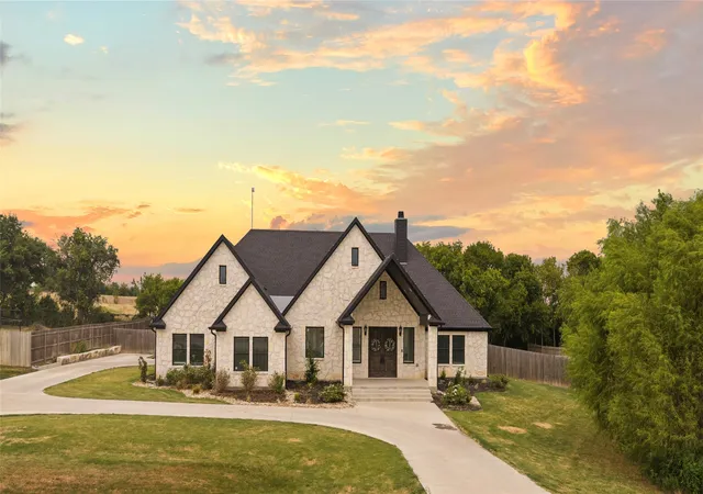 Photo 1 of Single family home for sale at 240 Royals Ranch Rd, Lorena, TX 76655 | MLS# 21378316 | Listing updated on 2026-09-05