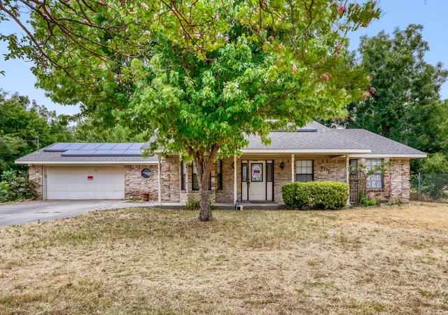 Photo 1 of Sale Pending at 2111 Potter Ln, Mesquite, TX 75149 | MLS# 21377364 | Listing updated on 2026-09-17