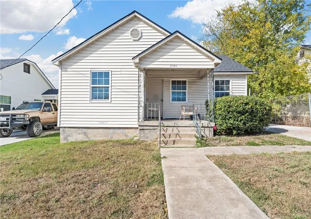 Single family home for sale at 2021 Gurley Ave, Waco, TX 76706 | MLS# 21379394