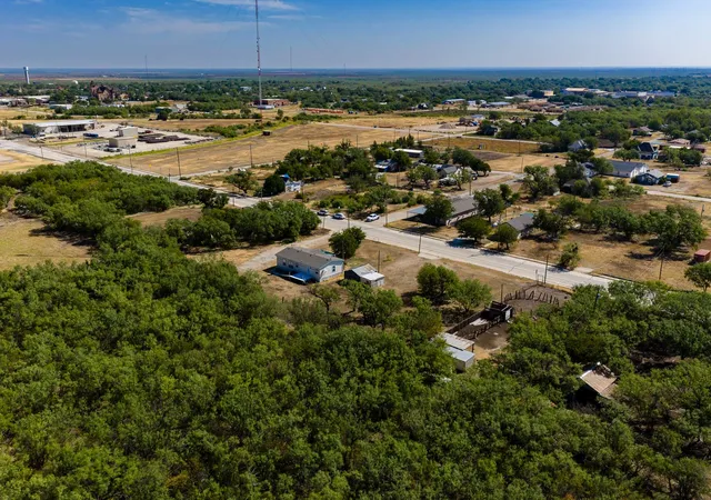 Photo 2 of Manufactured home for sale at 802 S Swenson St, Stamford, TX 79553 | MLS# 21379153 | Listing updated on 2026-09-06