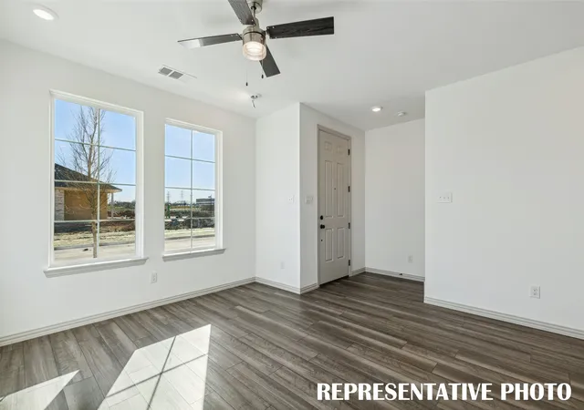 Photo 3 of Townhouse for sale at 5304 Springlake Pkwy, Haltom City, TX 76117 | MLS# 21379303 | Listing updated on 2026-09-26