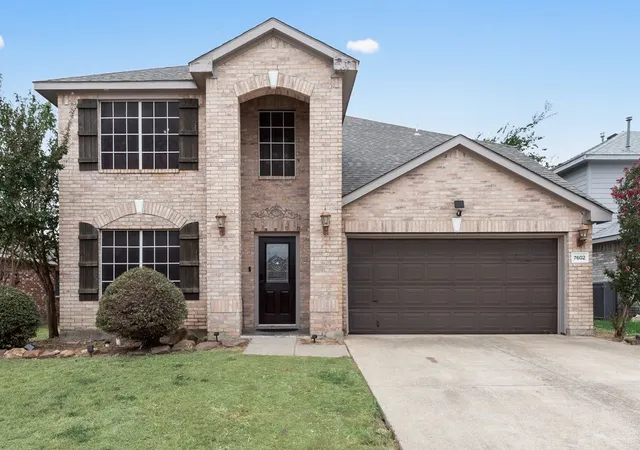 Single family home for sale at 7602 Stanhope Ln, Arlington, TX 76001 | MLS# 21379098
