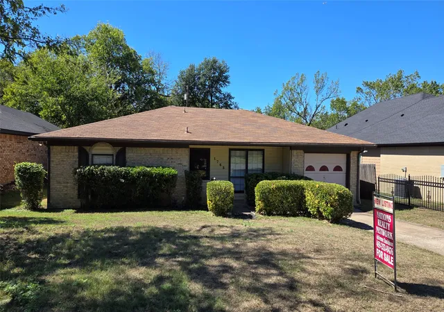 Photo 1 of Single family home for sale at 1763 Meadow Crst Ln, Duncanville, TX 75137 | MLS# 21361619 | Listing updated on 2026-10-07