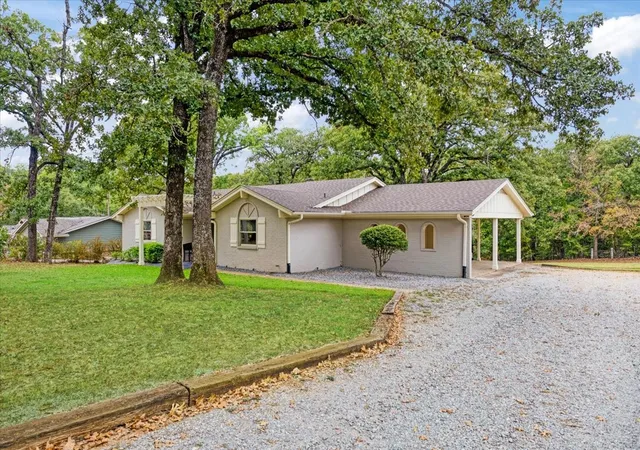 Photo 3 of Single family home for sale at 225 Karen Dr, Denison, TX 75021 | MLS# 21371199 | Listing updated on 2026-09-26