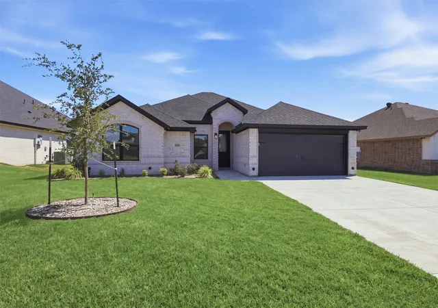 Photo 2 of Single family home for sale at 1130 Wild Rose Dr, Tolar, TX 76476 | MLS# 21376283 | Listing updated on 2026-09-06
