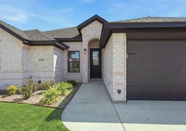 Photo 3 of Single family home for sale at 1130 Wild Rose Dr, Tolar, TX 76476 | MLS# 21376283 | Listing updated on 2026-09-06