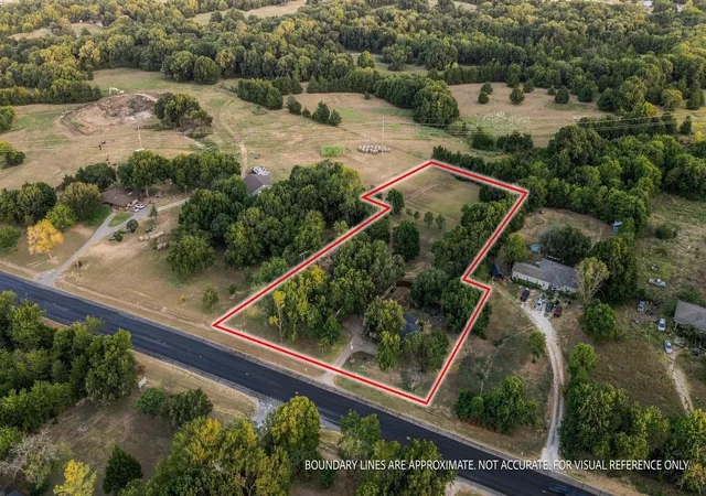 Photo 2 of Single family home for sale at 9160 State Hwy 56, Sherman, TX 75090 | MLS# 21379044 | Listing updated on 2026-10-08