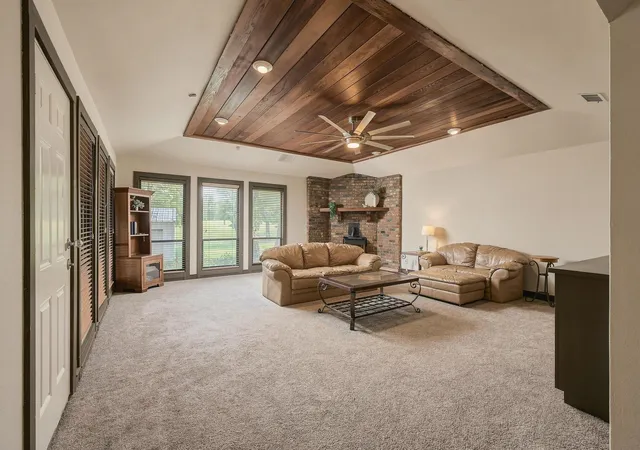 Photo 4 of Single family home for sale at 9160 State Hwy 56, Sherman, TX 75090 | MLS# 21379044 | Listing updated on 2026-10-08