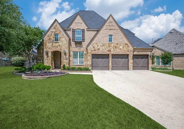 Photo 1 of Sale Pending at 968 Highpoint Way, Roanoke, TX 76262 | MLS# 21379542 | Listing updated on 2026-09-20