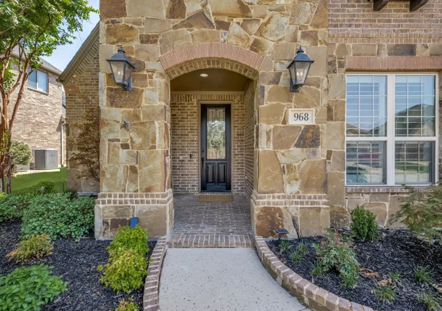 Photo 3 of Sale Pending at 968 Highpoint Way, Roanoke, TX 76262 | MLS# 21379542 | Listing updated on 2026-09-20