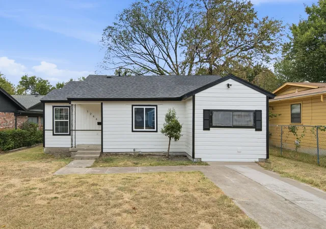 Single family home for sale at 1244 E Mulkey St, Fort Worth, TX 76104 | MLS# 21379554