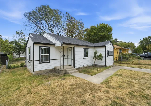 Photo 2 of Single family home for sale at 1244 E Mulkey St, Fort Worth, TX 76104 | MLS# 21379554 | Listing updated on 2026-10-08