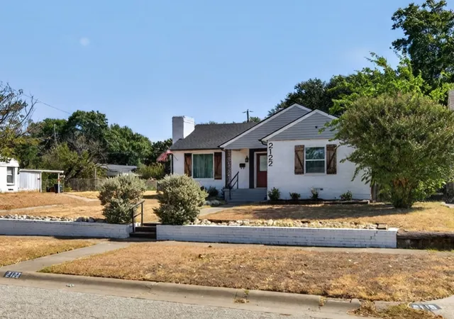 Photo 3 of Single family home for sale at 2122 Berwick Ave, Dallas, TX 75203 | MLS# 21379562 | Listing updated on 2026-09-06