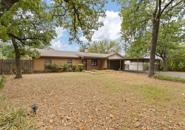 Photo 2 of Single family home for sale at 3016 E Renfro St, Burleson, TX 76028 | MLS# 21379113 | Listing updated on 2026-09-16