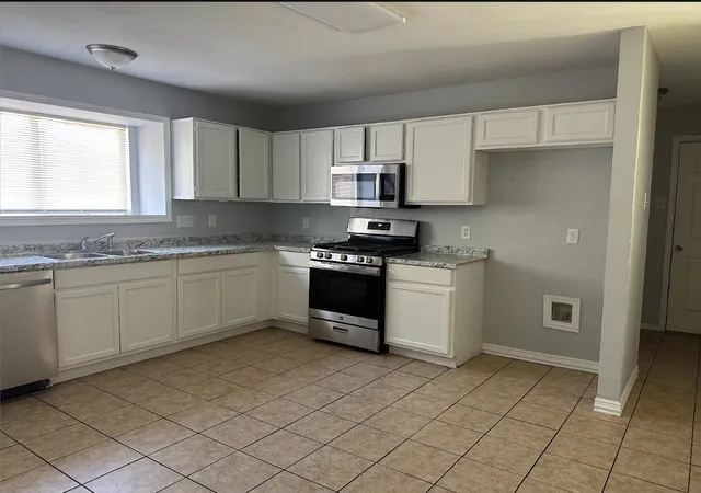Photo 3 of Single family home for sale at 2217 Crestview Ln, Rowlett, TX 75088 | MLS# 21379586 | Listing updated on 2026-09-17