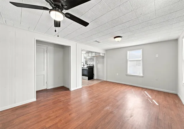 Photo 3 of Single family home for sale at 3216 Pewitt Dr, Waco, TX 76706 | MLS# 21379604 | Listing updated on 2026-10-01