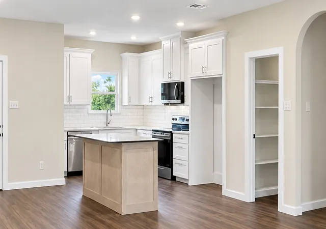 Photo 3 of Single family home for sale at 740 Section House Rd, Ennis, TX 75119 | MLS# 21379613 | Listing updated on 2026-09-06