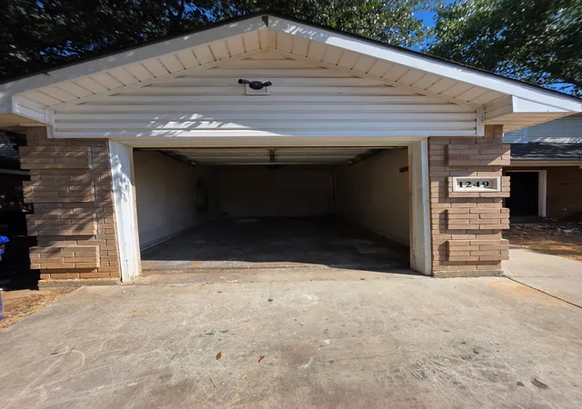 Photo 2 of Single family home for sale at 1249 Village Garden Dr, Azle, TX 76020 | MLS# 21379611 | Listing updated on 2026-09-06