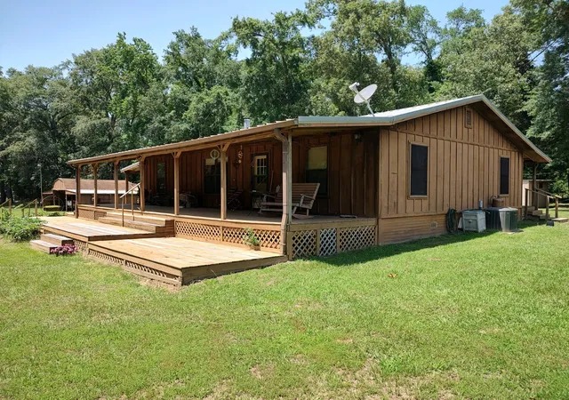 Photo 3 of Sale Pending at 1061 County Rd 1807, Yantis, TX 75497 | MLS# 21379588 | Listing updated on 2026-09-30