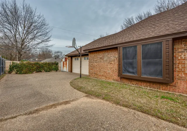 Photo 25 of Single family home for sale at 4307 Waycross Dr, Arlington, TX 76016 | MLS# 21379624 | Listing updated on 2026-10-08