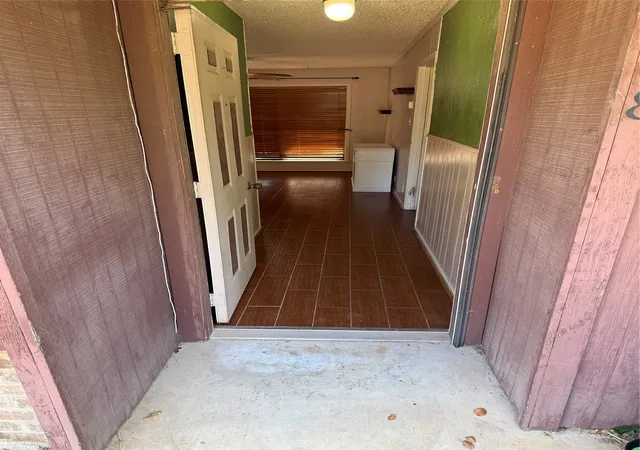 Photo 3 of Single family home for sale at 408 Hillcreek Dr, Whitehouse, TX 75791 | MLS# 21379606 | Listing updated on 2026-10-05
