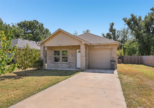 Photo 1 of Single family home for sale at 909 S Frances St #A, Terrell, TX 75160 | MLS# 21371762 | Listing updated on 2026-10-05