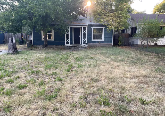 Photo 1 of Single family home for sale at 3009 Pueblo Trl, Fort Worth, TX 76135 | MLS# 21379674 | Listing updated on 2026-09-06