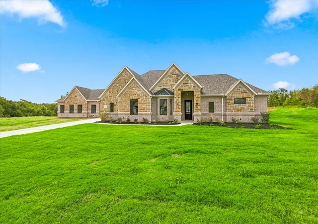 Photo 2 of Single family home for sale at 1005 Andy Ranch Ct, Azle, TX 76020 | MLS# 21375888 | Listing updated on 2026-09-06