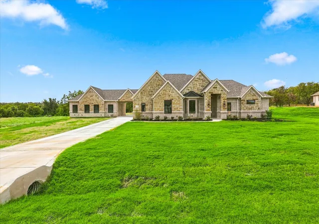 Photo 3 of Single family home for sale at 1005 Andy Ranch Ct, Azle, TX 76020 | MLS# 21375888 | Listing updated on 2026-09-06