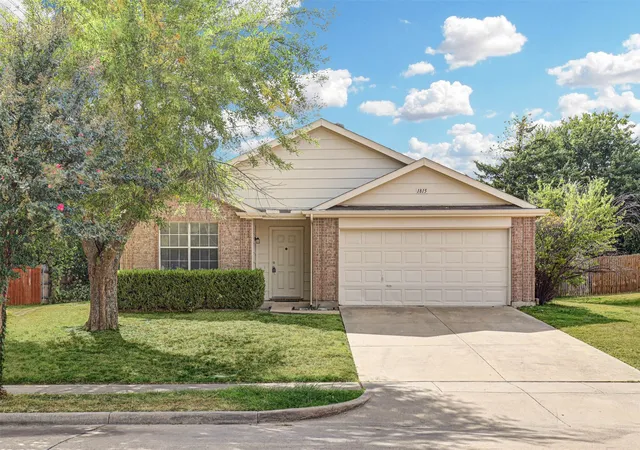 Photo 1 of Single family home for sale at 1815 Citadel Dr, Glenn Heights, TX 75154 | MLS# 21379577 | Listing updated on 2026-09-06